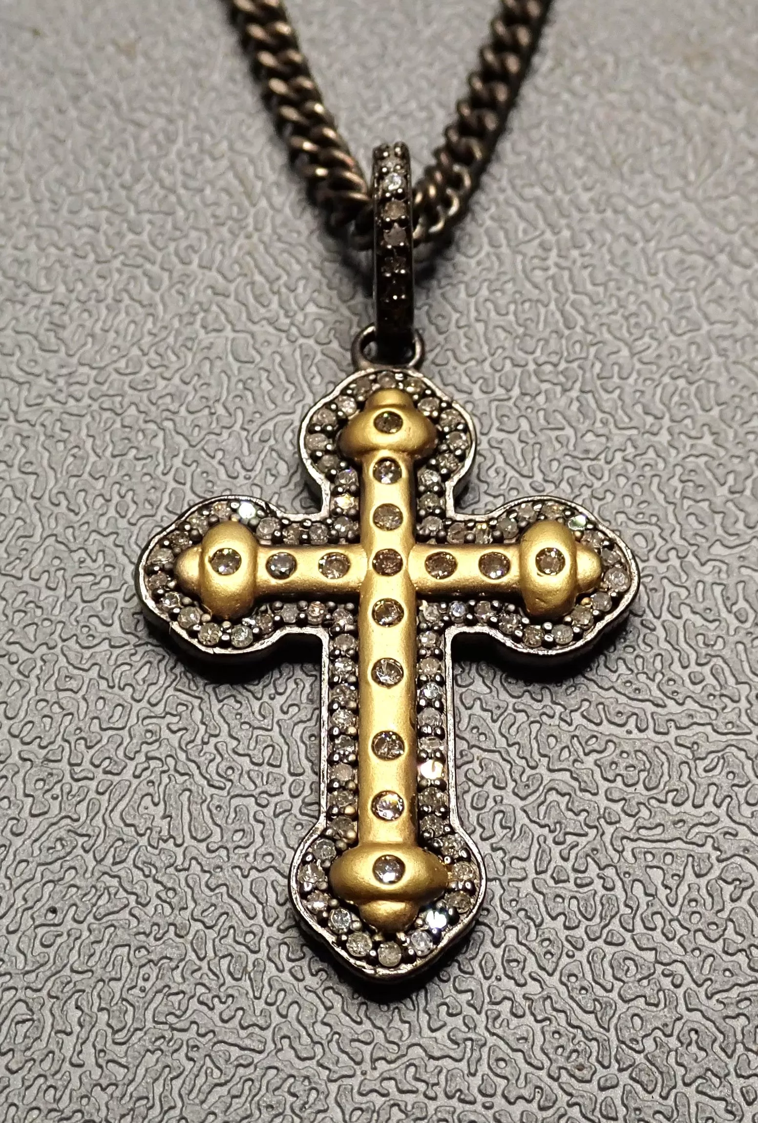 14 K GOLD/DIAMOND CROSS NECKLACE