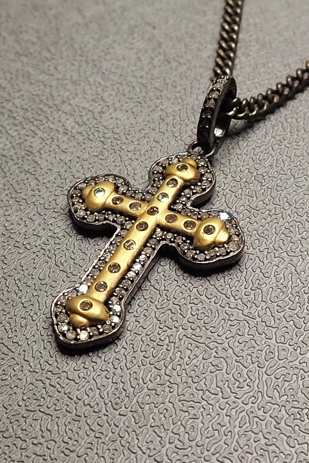 14 K GOLD/DIAMOND CROSS NECKLACE