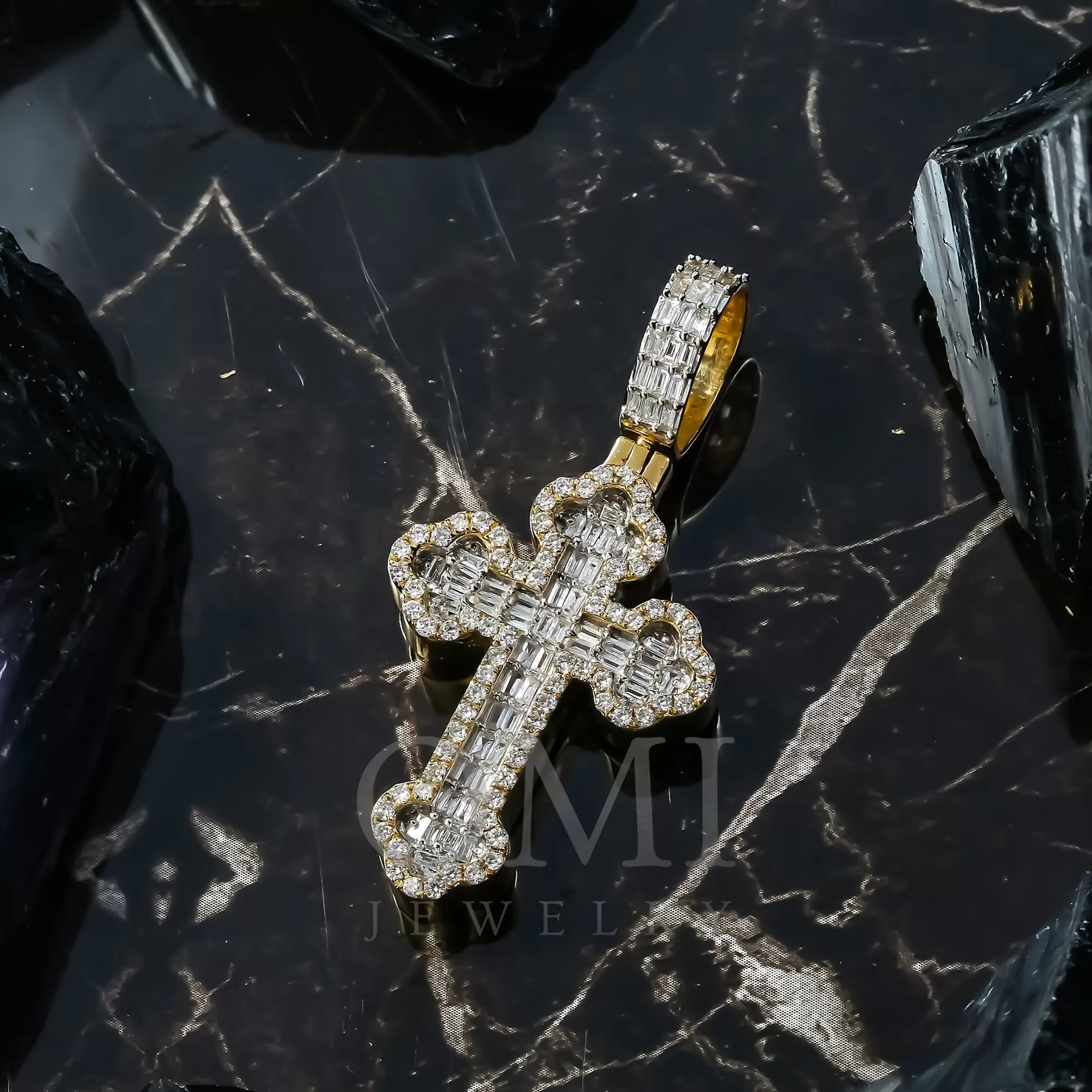 14K GOLD BAGUETTE AND ROUND DIAMOND CROSS PENDANT 1.25 CT