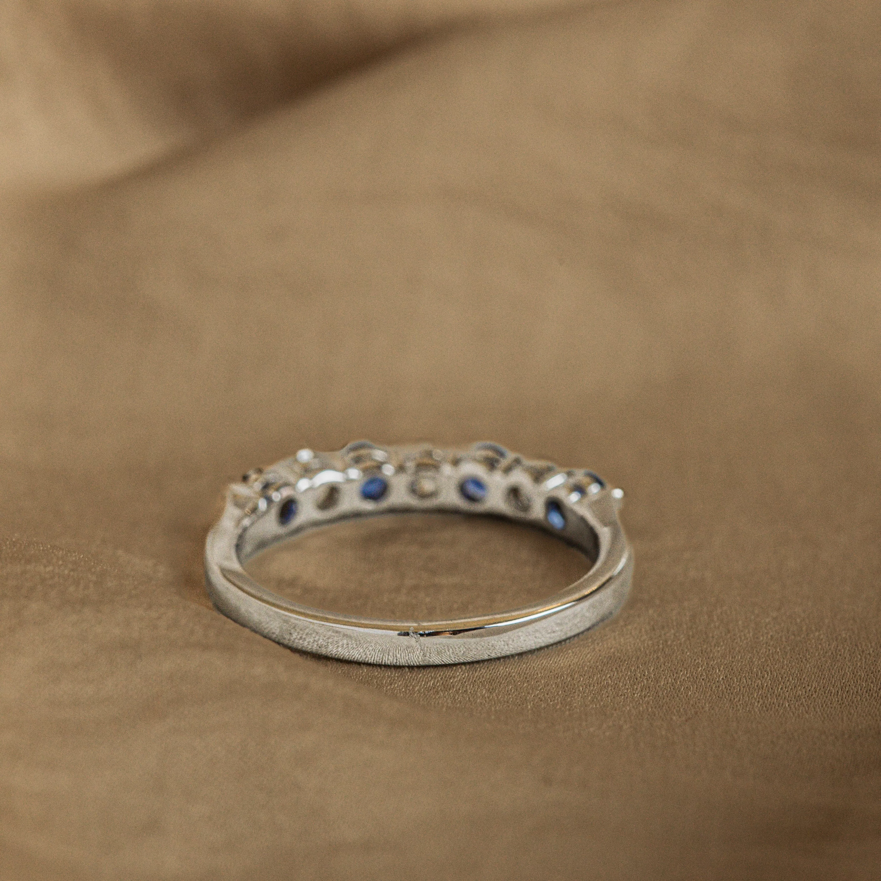 18K White Gold Round Natural Sapphire Diamond Band