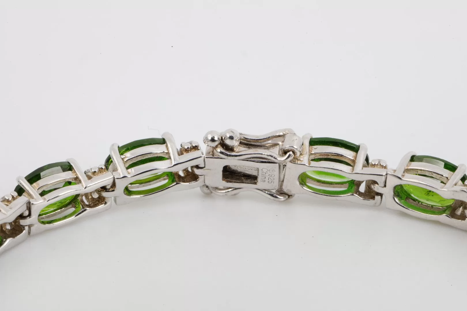 7" 925 Silver Diamond and Emerald Bracelet (12.05g.)