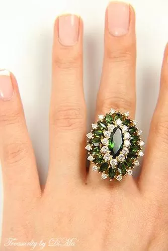 9.73CT HUGE VINTAGE ESTATE RETRO GREEN TOURMALINE DIAMOND CLUSTER BALLERINA RING