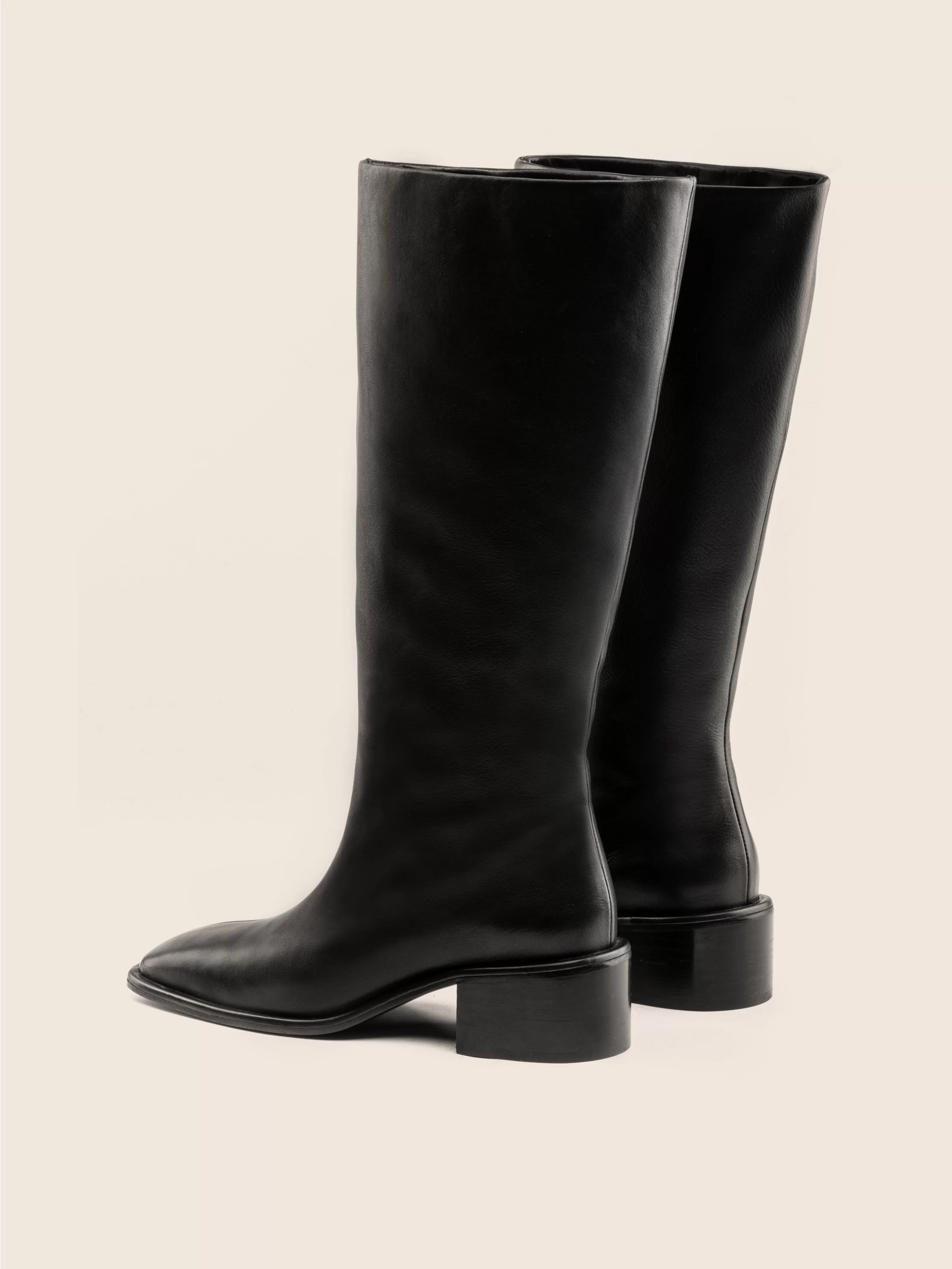 Carmona Black Boot