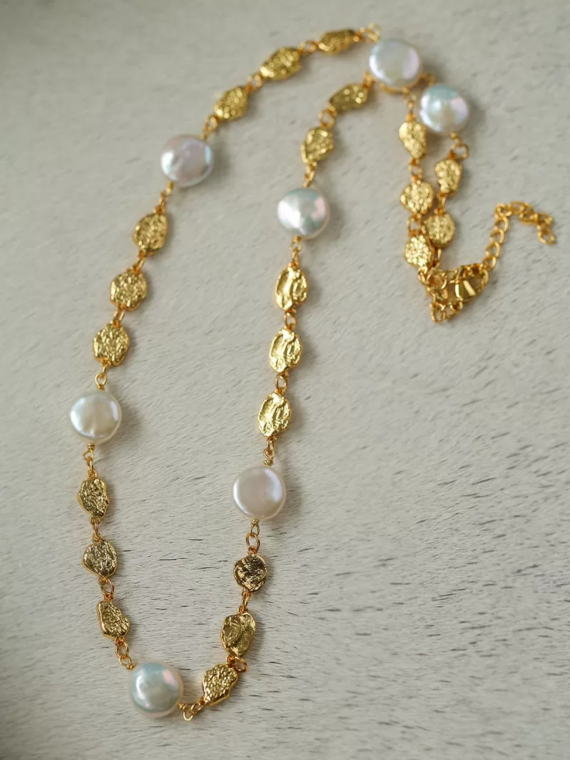 Elegant Irregular Gold Coin & Pearl Drop Necklace