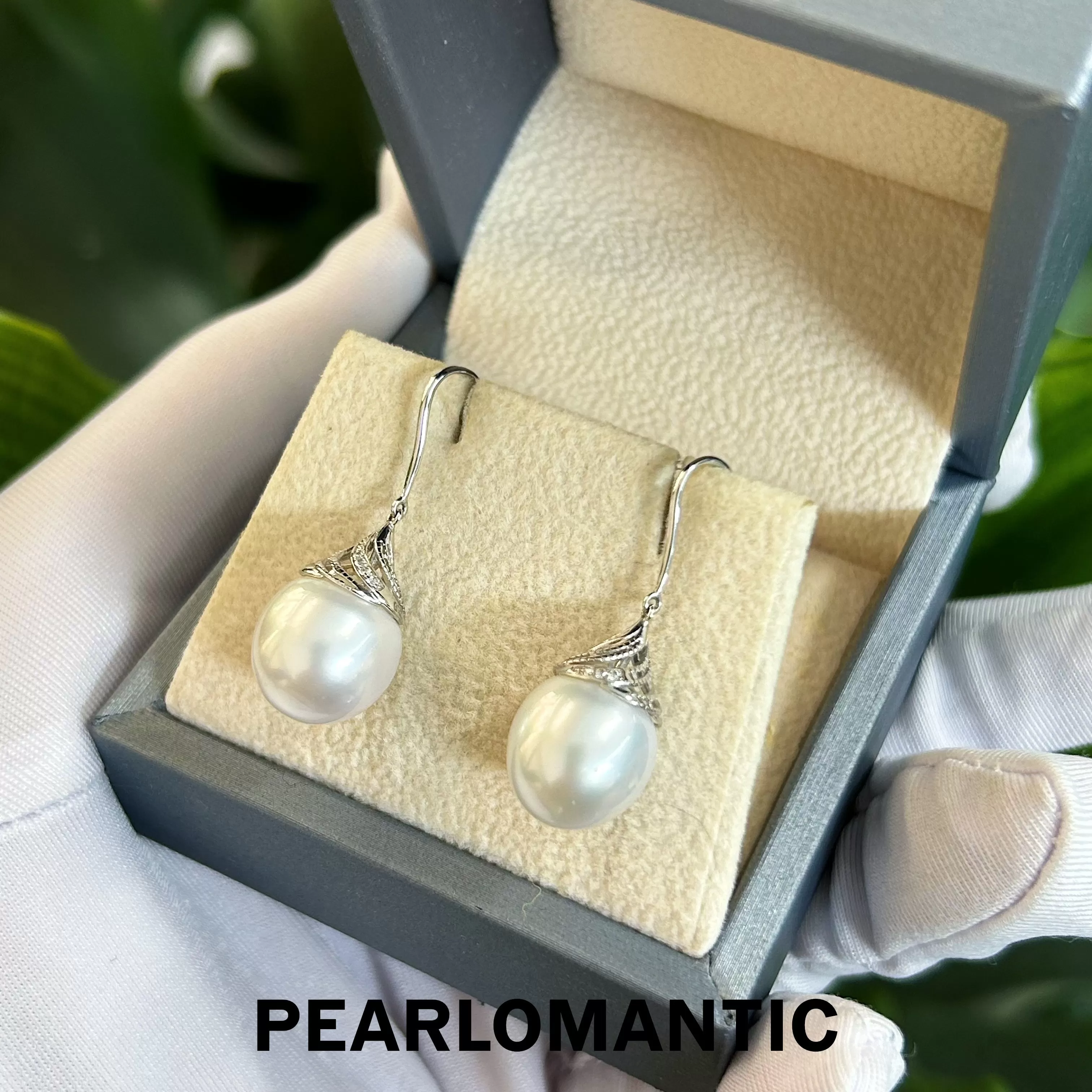 [Fine Jewelry] 18k Gold   Diamond   Australian White 11.5mm Pearl Spiral Design Earrings