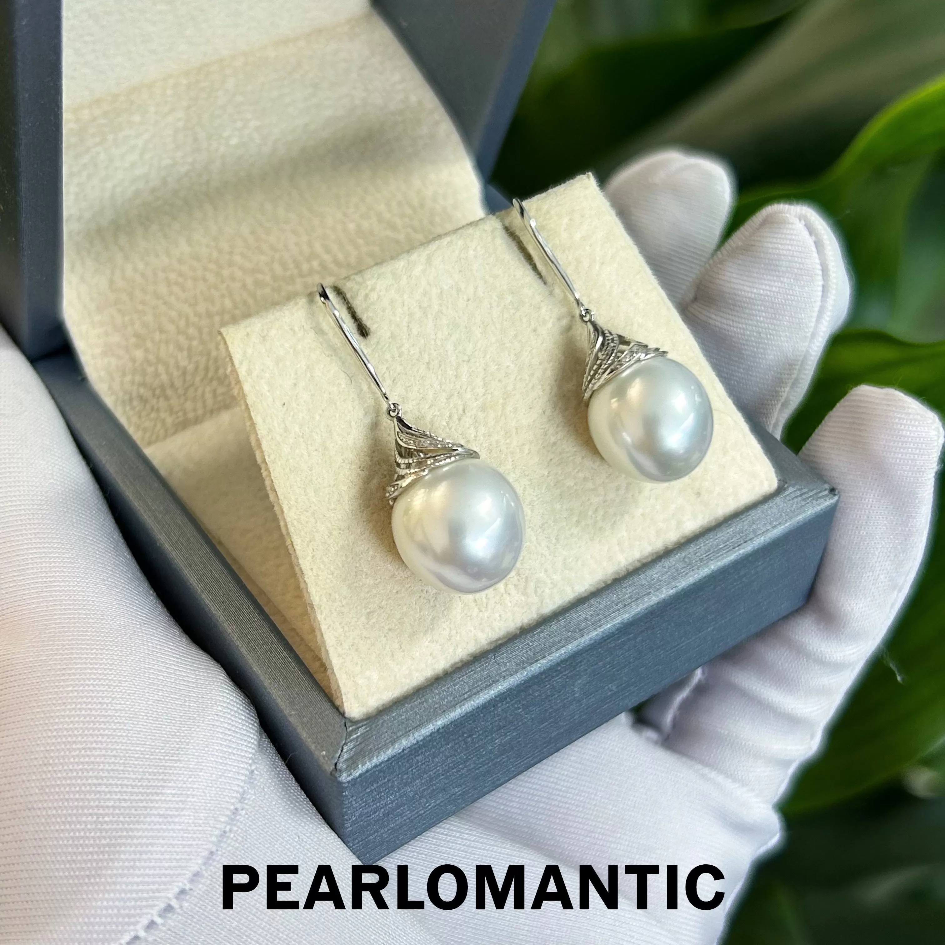 [Fine Jewelry] 18k Gold   Diamond   Australian White 11.5mm Pearl Spiral Design Earrings