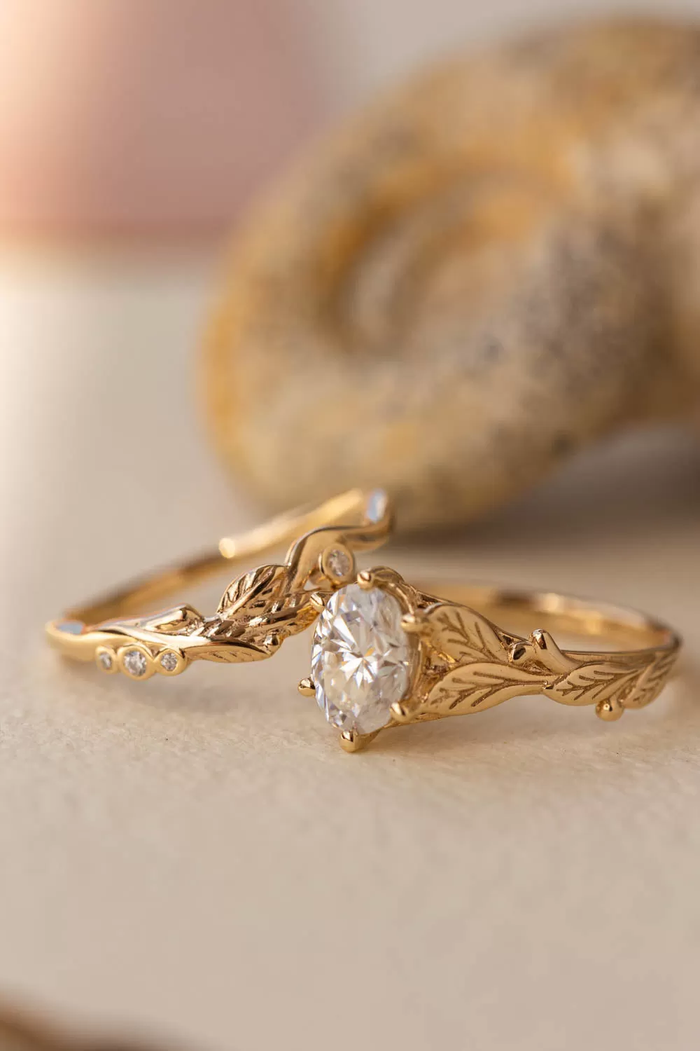 Freesia | bridal ring set, oval cut 8x6 mm