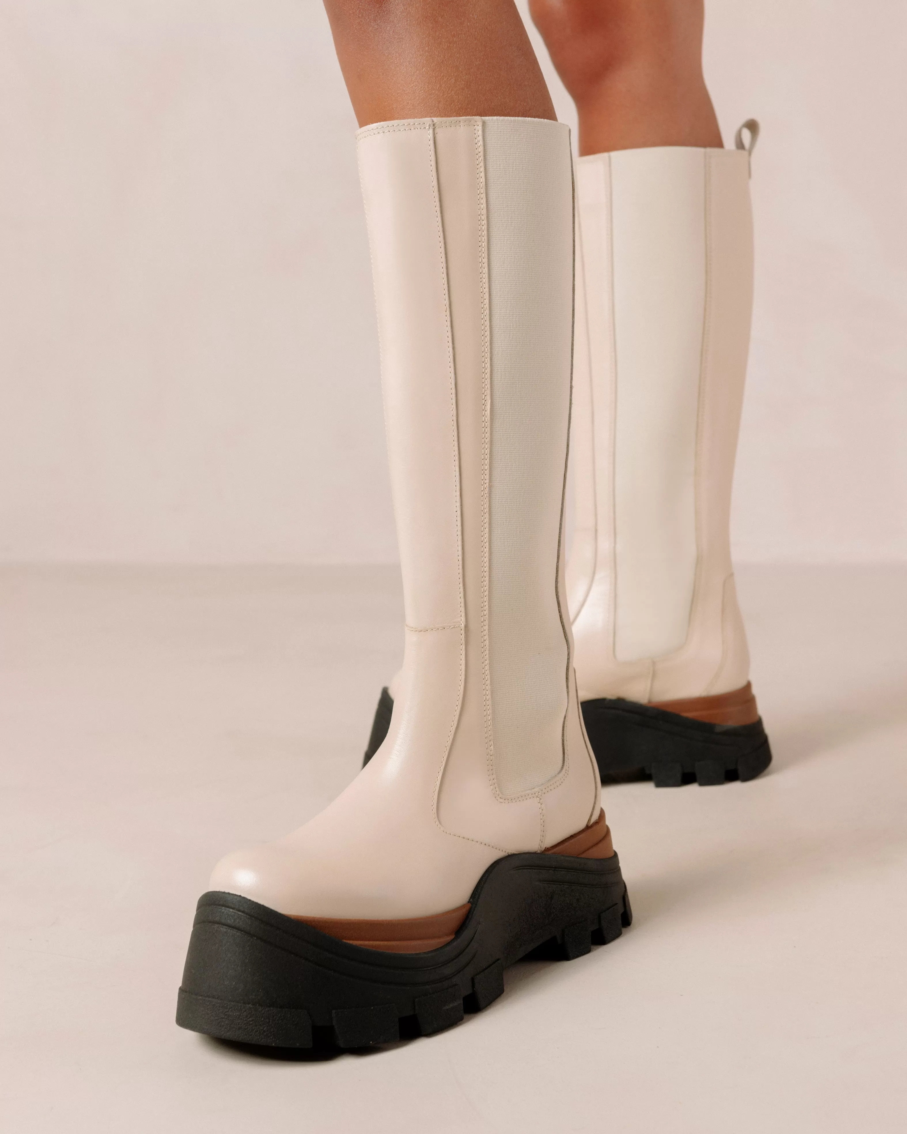 Roxie Nutty Cream Boots