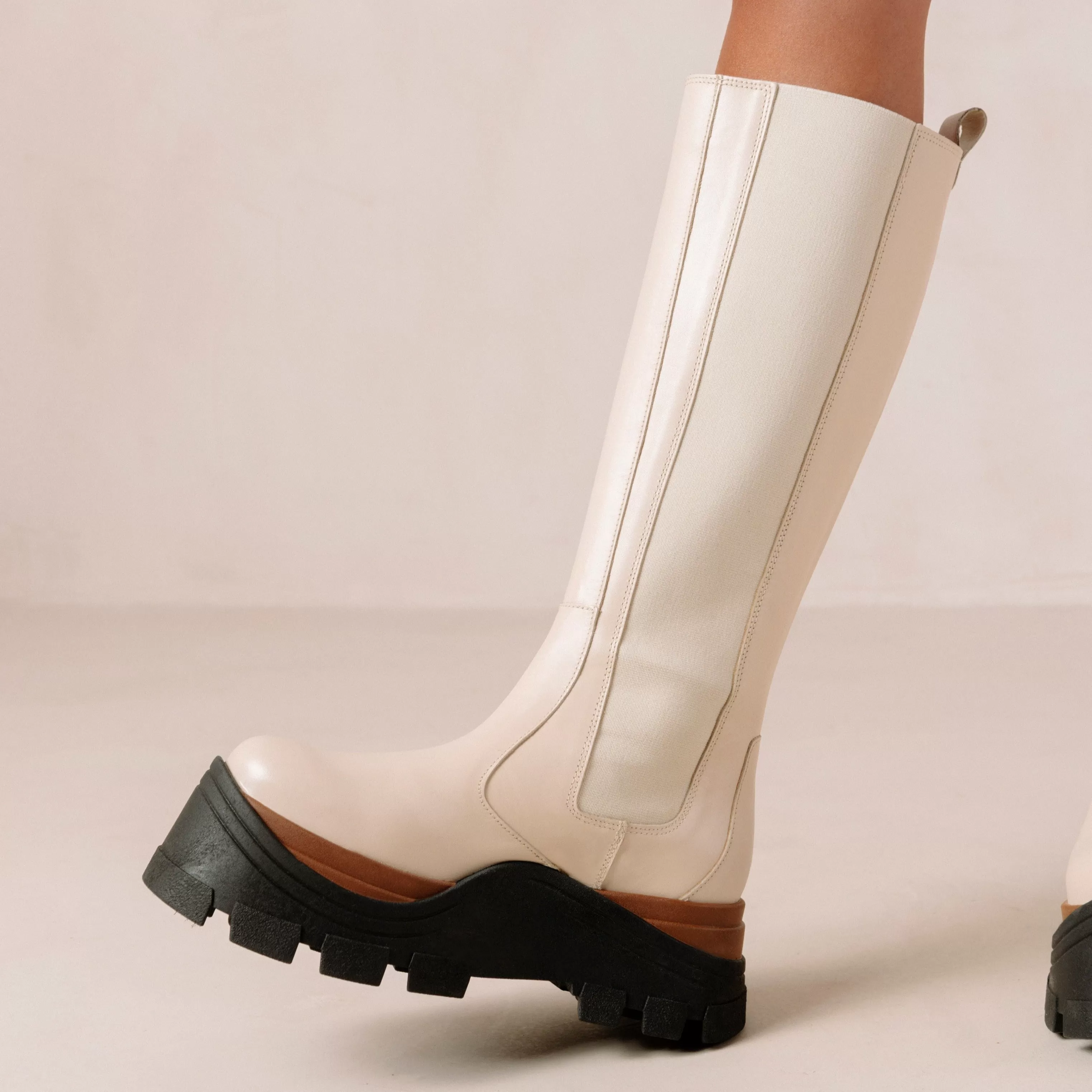 Roxie Nutty Cream Boots