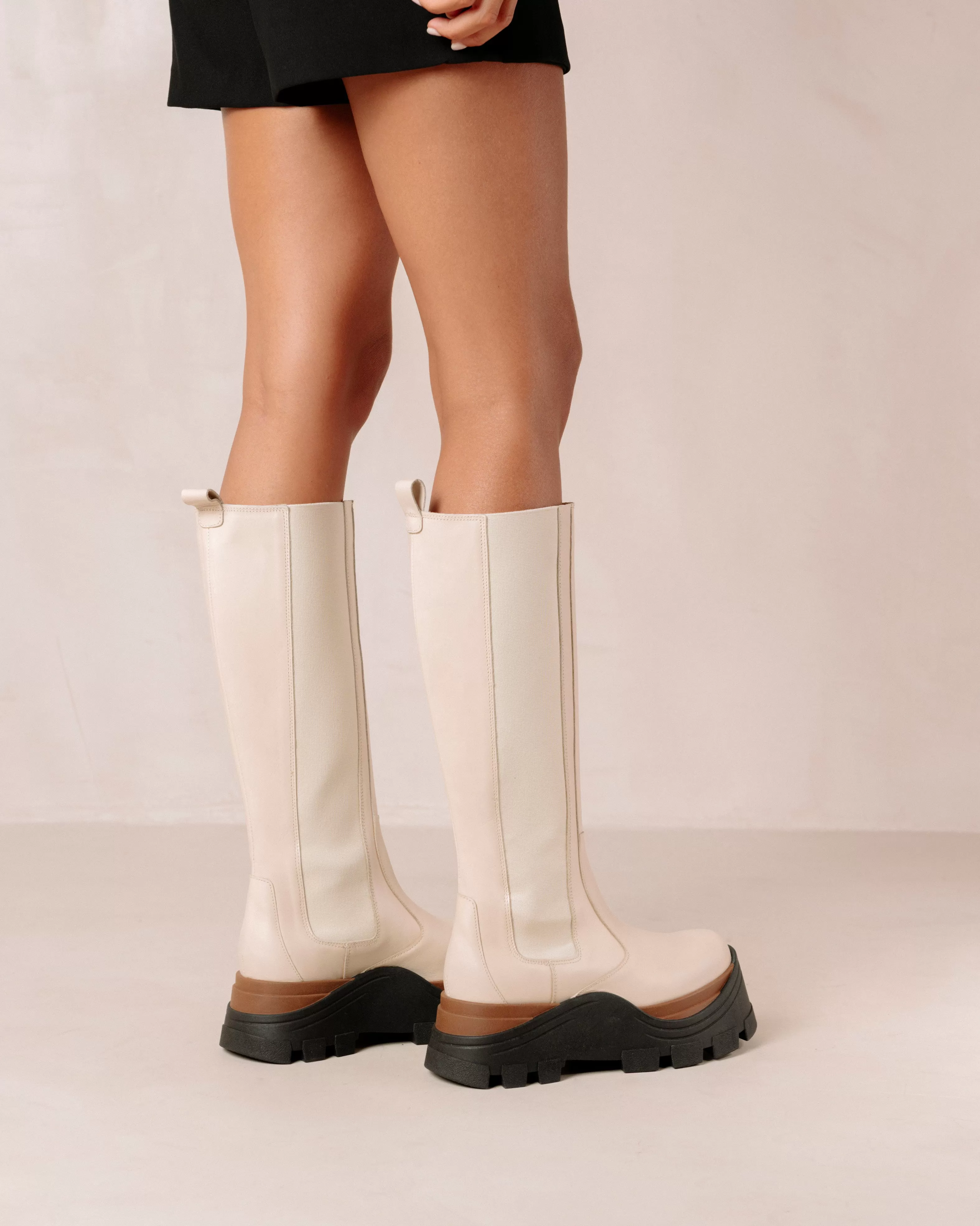 Roxie Nutty Cream Boots