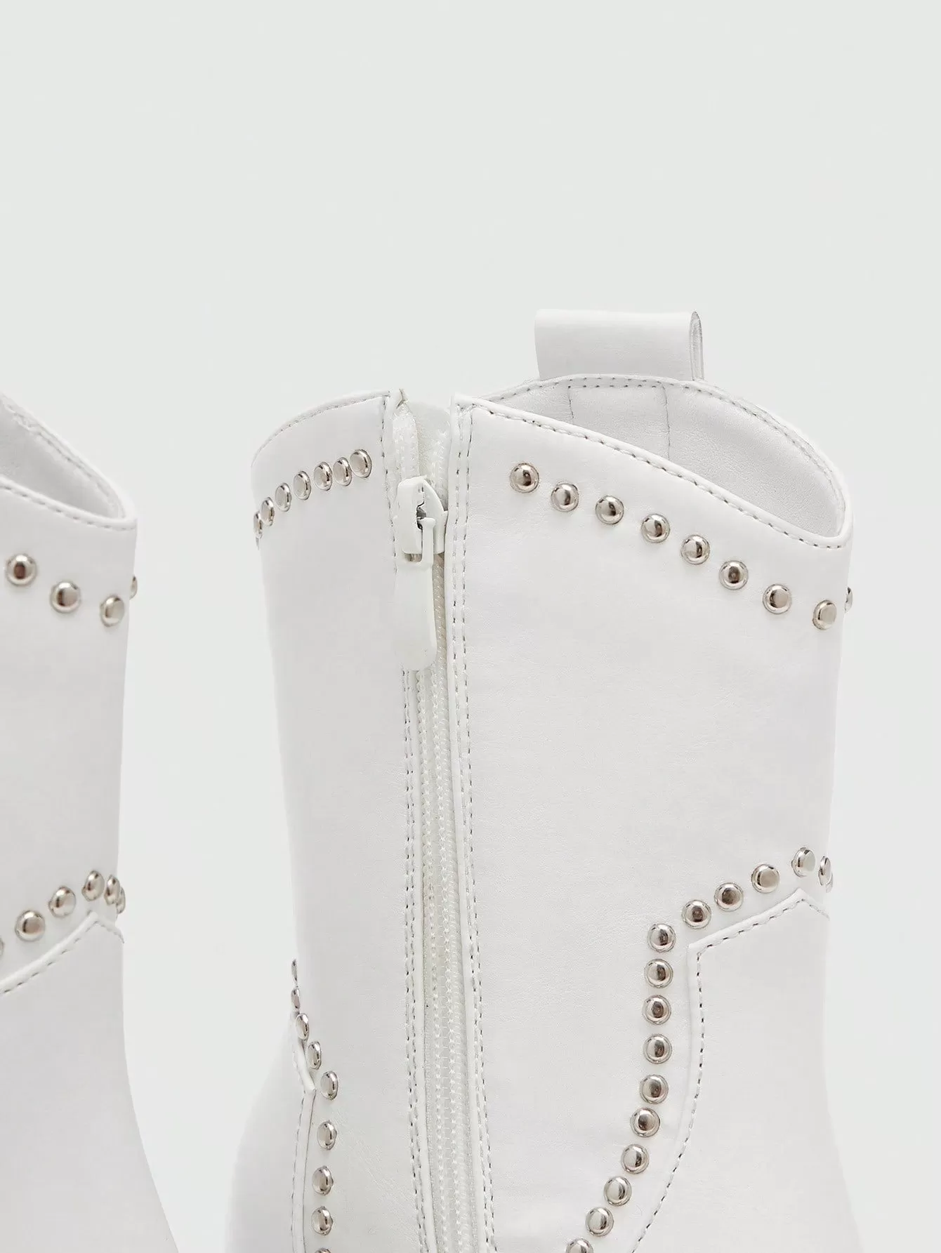 Women Studded Decor Point Toe Chunky Heeled Fashion Boots, Vacation White Western Boots